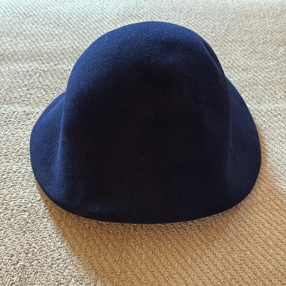 Vintage 1940’s Woman’s Navy Blue Hat